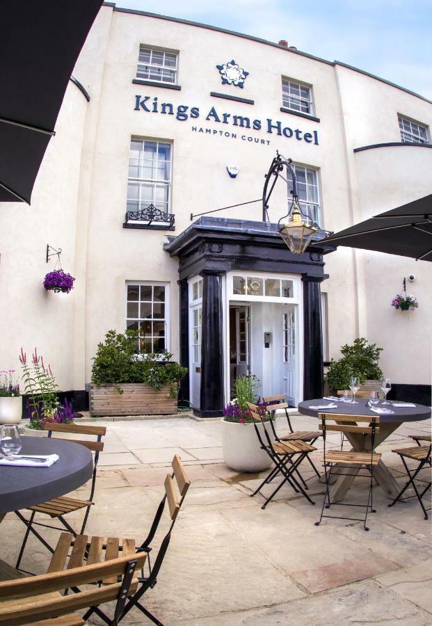 The Kings Arms Hotel Кингстън на Темза Екстериор снимка