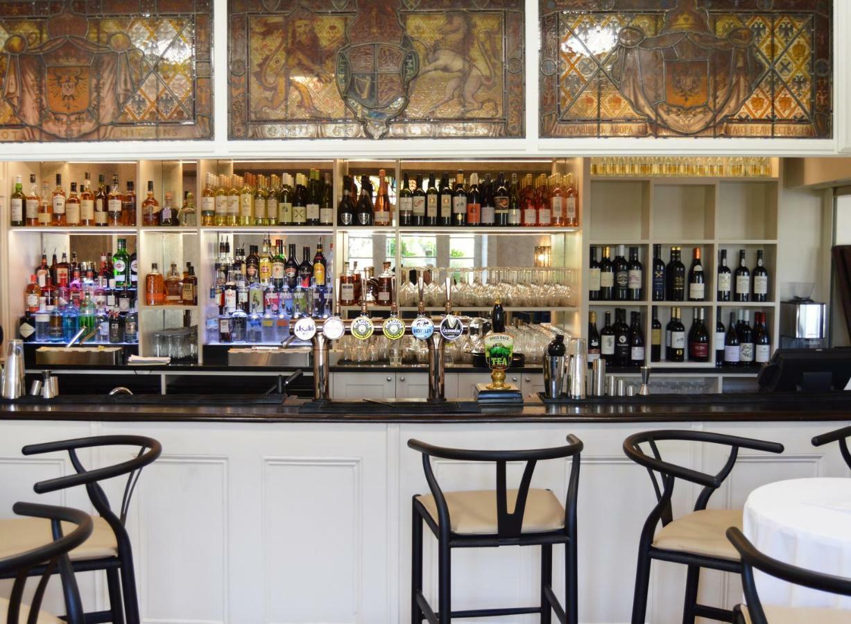 The Kings Arms Hotel Кингстън на Темза Екстериор снимка