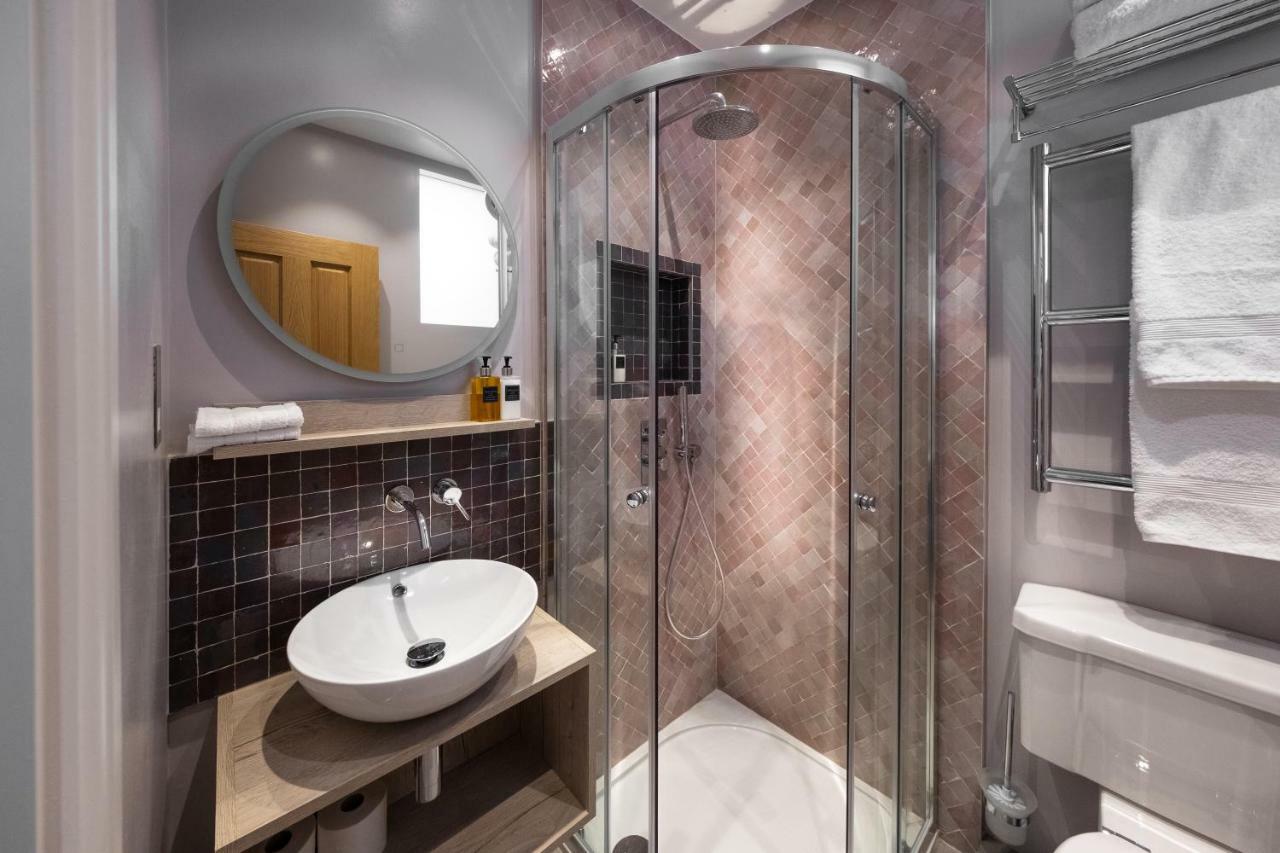 The Kings Arms Hotel Кингстън на Темза Екстериор снимка