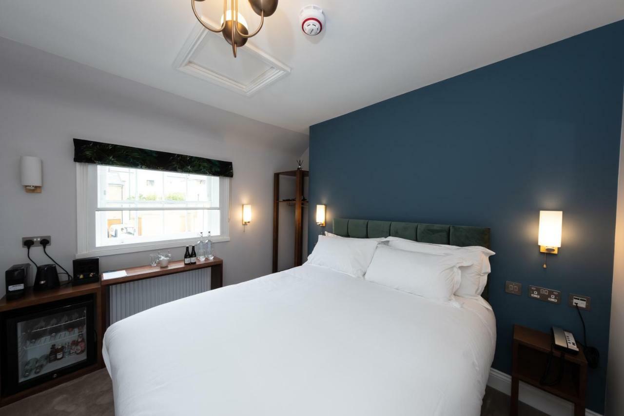The Kings Arms Hotel Кингстън на Темза Екстериор снимка